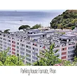 Green Oasis Family Apartments